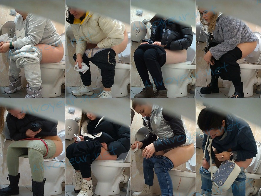 Gas_Station_Toilet_13_