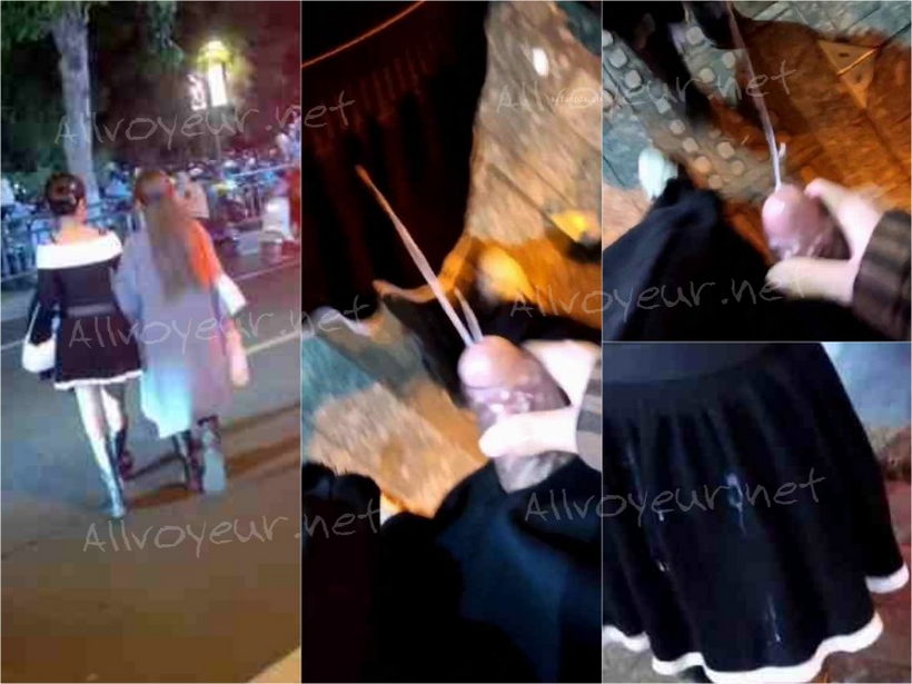 中国人男性が公共の場で女の子に射精 41-44