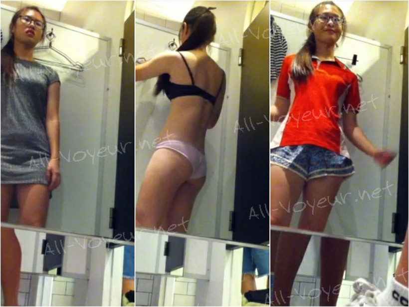 【偷拍】商场试衣间偷拍性感小美女换衣搔首弄姿